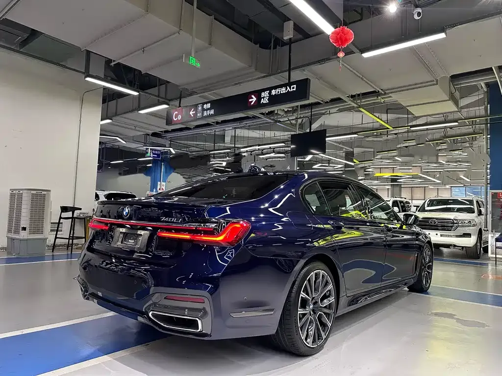 BMW 7 Series 2022 из CN, фото 6