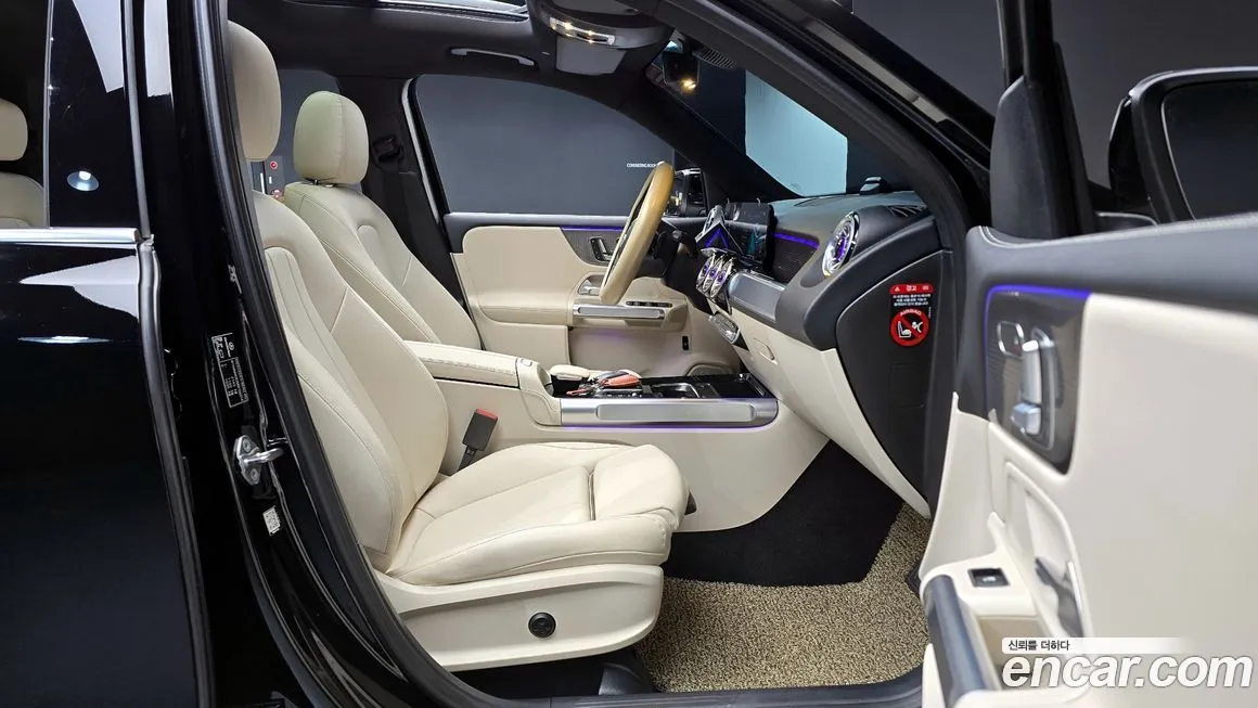 Mercedes-Benz GLB-Class — фото 10