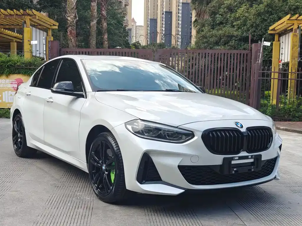 BMW 1 Series 2022 из CN, фото 3