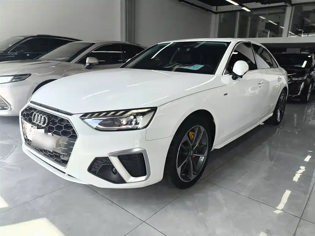 Audi A4L 2021 из CN, фото 2