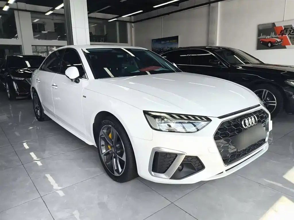 Audi A4L 2021 из CN, фото 4