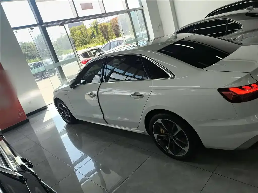 Audi A4L 2021 из CN, фото 5