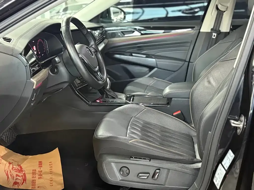 Volkswagen Passat 2021 из CN, фото 4