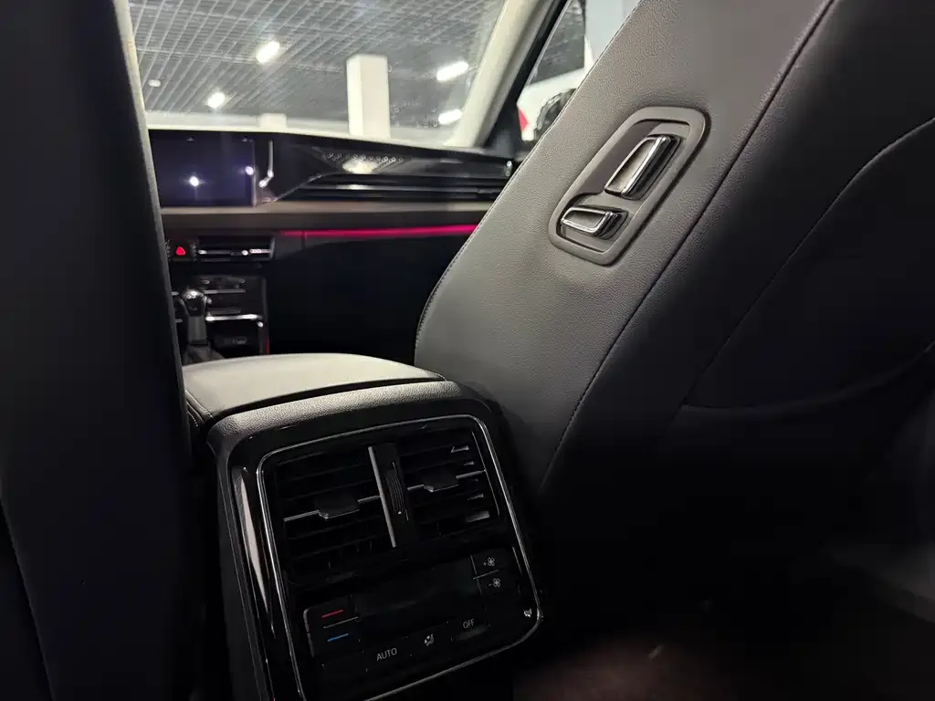 Volkswagen Passat 2021 из CN, фото 8