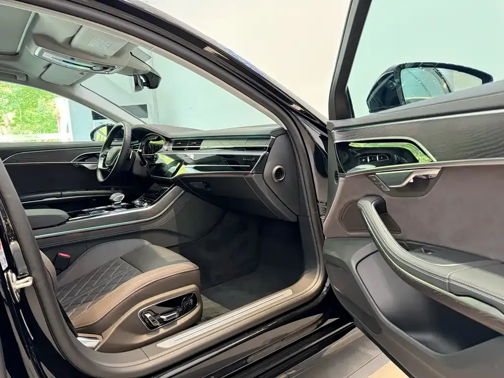 Audi A8 2024 из CN, фото 7