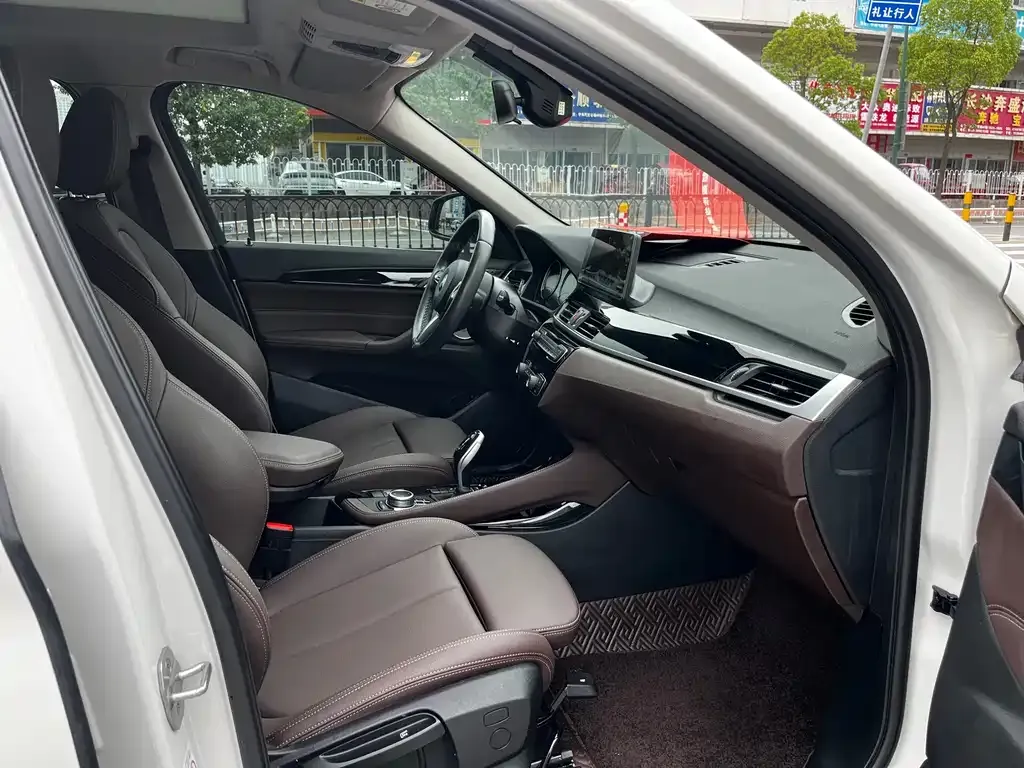 BMW X1 2021 из CN, фото 9