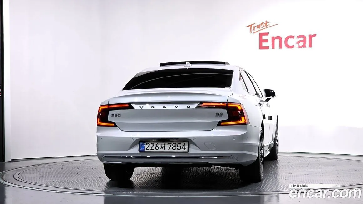 Volvo S90 2023 из KR, фото 4