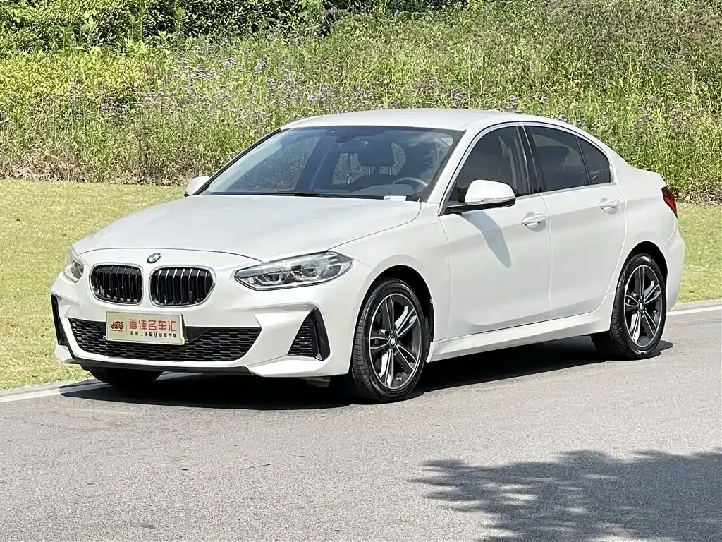 BMW 1 Series 2021 из CN, фото 1