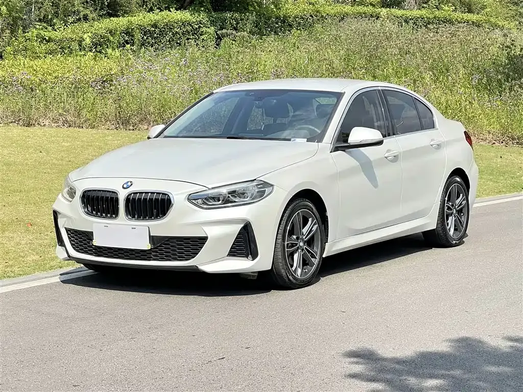 BMW 1 Series 2021 из CN, фото 2
