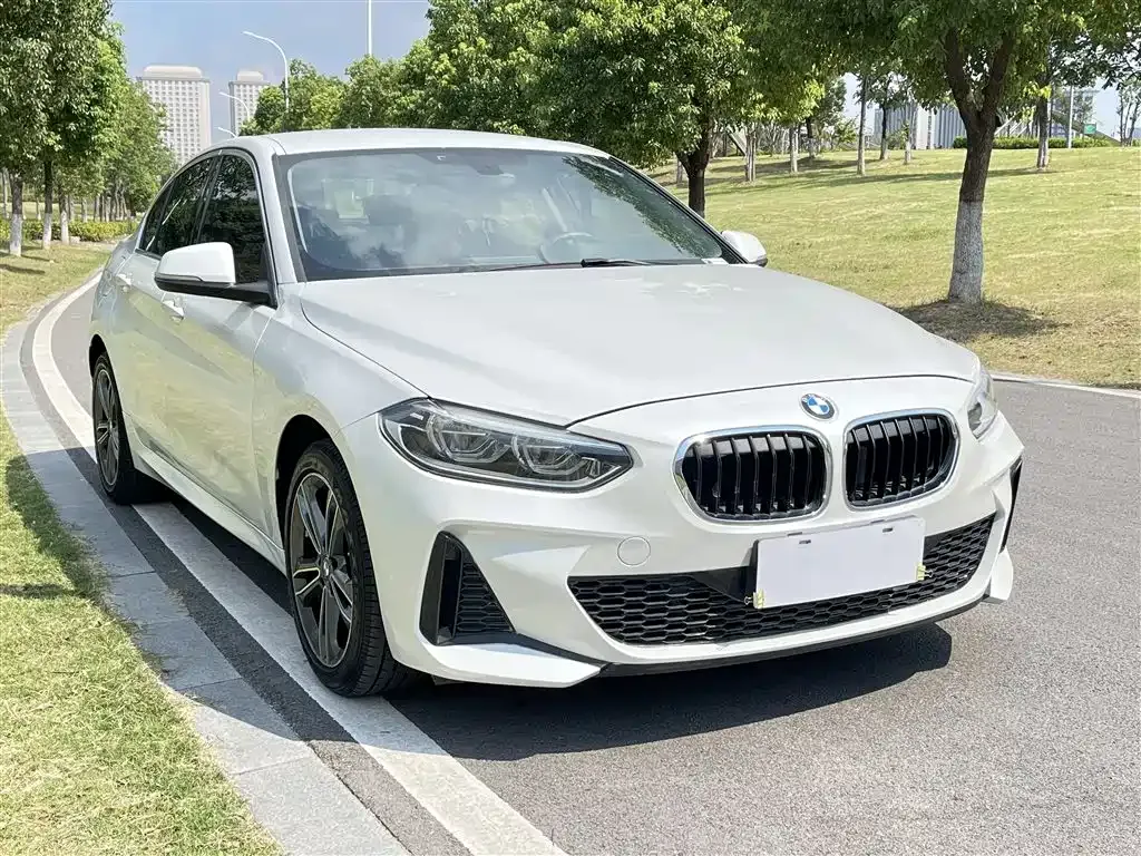 BMW 1 Series 2021 из CN, фото 4