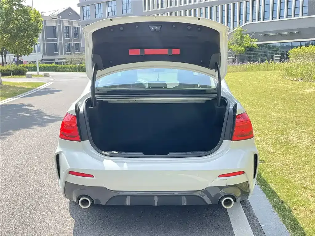 BMW 1 Series 2021 из CN, фото 9
