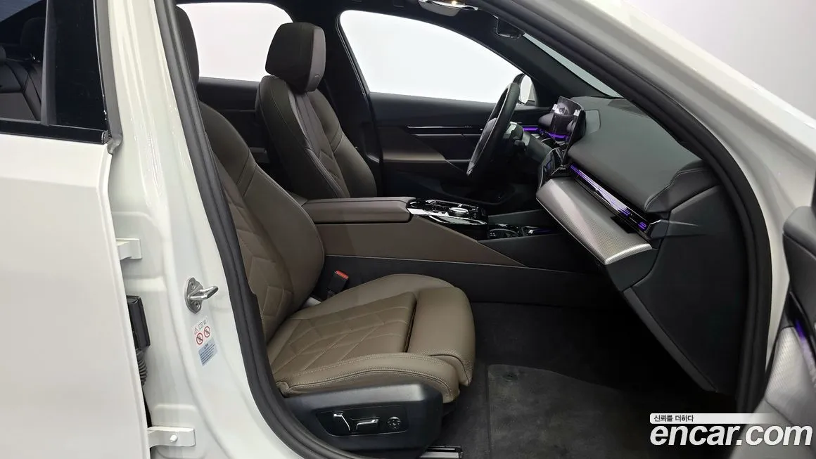 BMW 5-Series 2024 из KR, фото 10