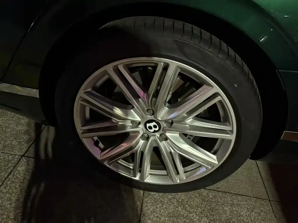 Bentley Flying Spur PHEV 2023 из CN, фото 4