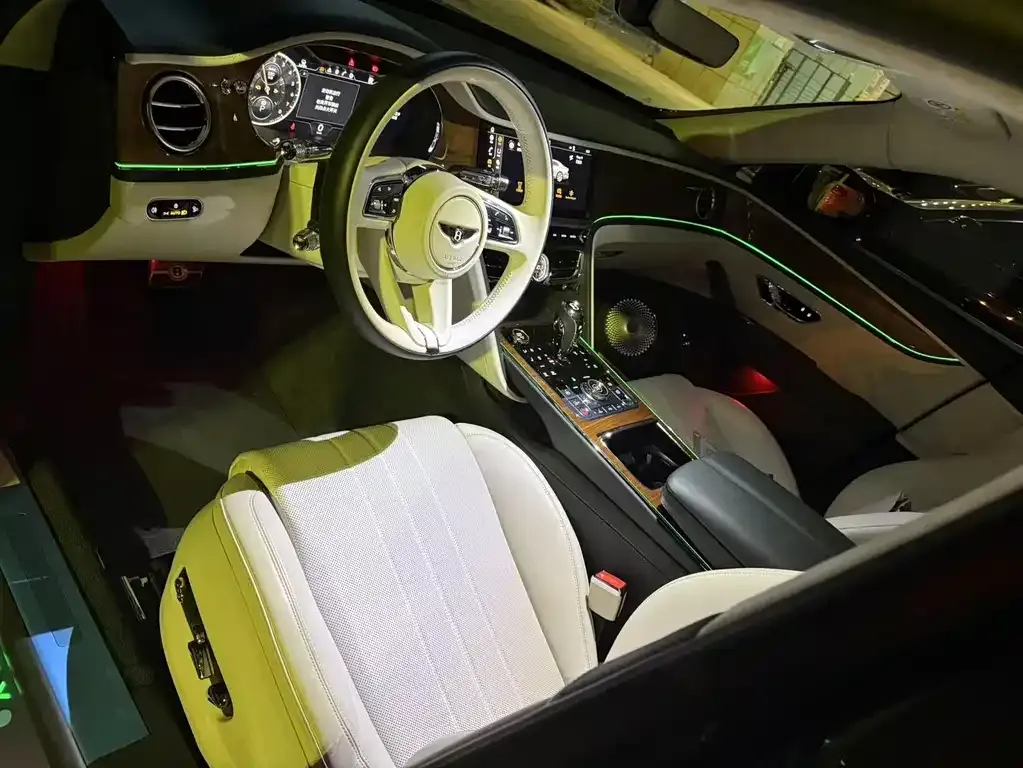 Bentley Flying Spur PHEV 2023 из CN, фото 6