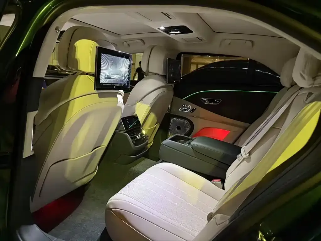 Bentley Flying Spur PHEV 2023 из CN, фото 9