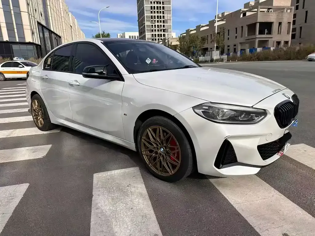 BMW 1 Series 2022 из CN, фото 3
