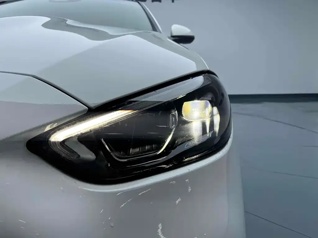 [object Object] C-Class 2022 из CN, фото 4