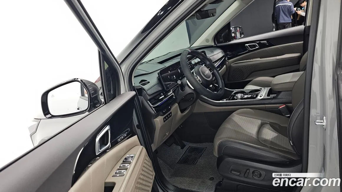 Kia Carnival — фото 10