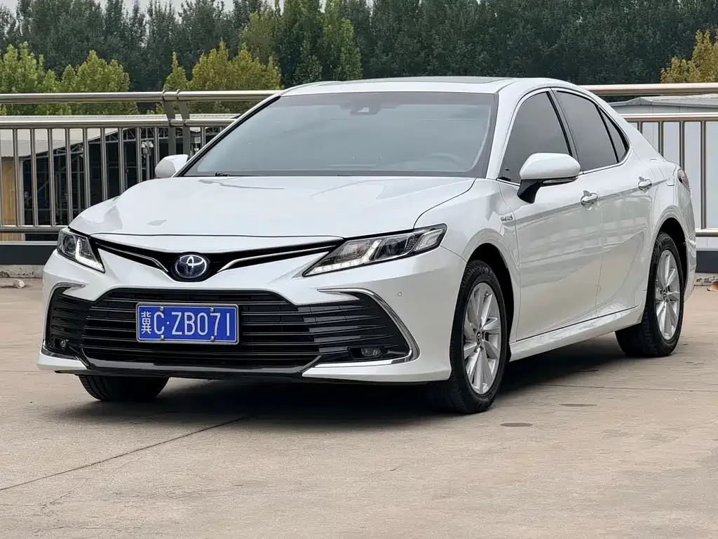 Toyota Camry 2023 из CN, фото 1