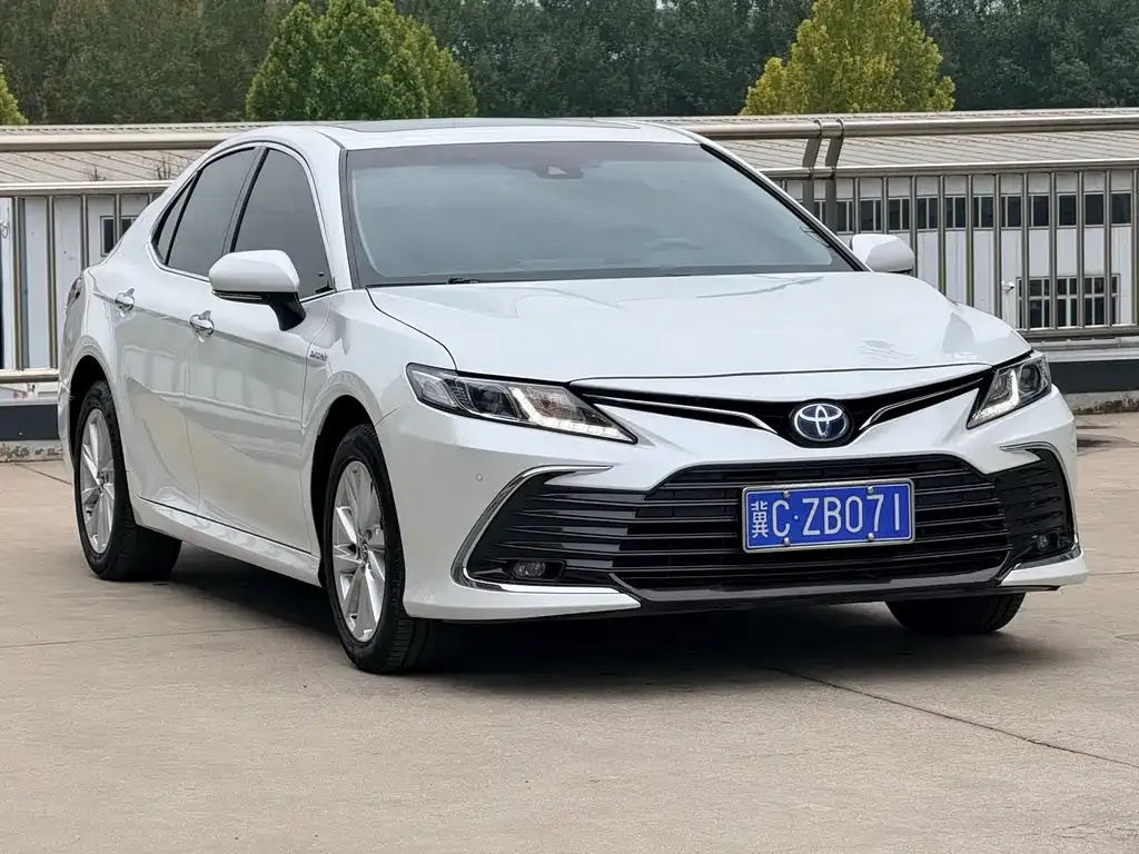 Toyota Camry 2023 из CN, фото 3
