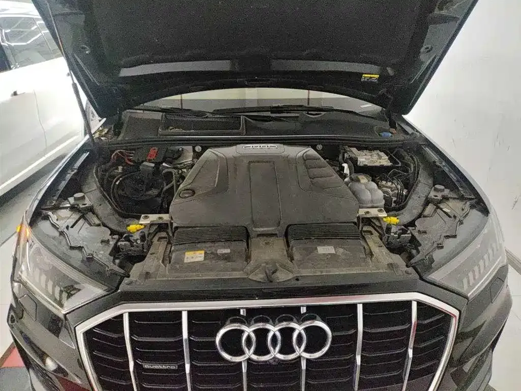 Audi Q7 2023 из CN, фото 10