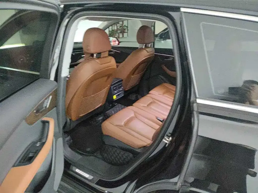 Audi Q7 2023 из CN, фото 8