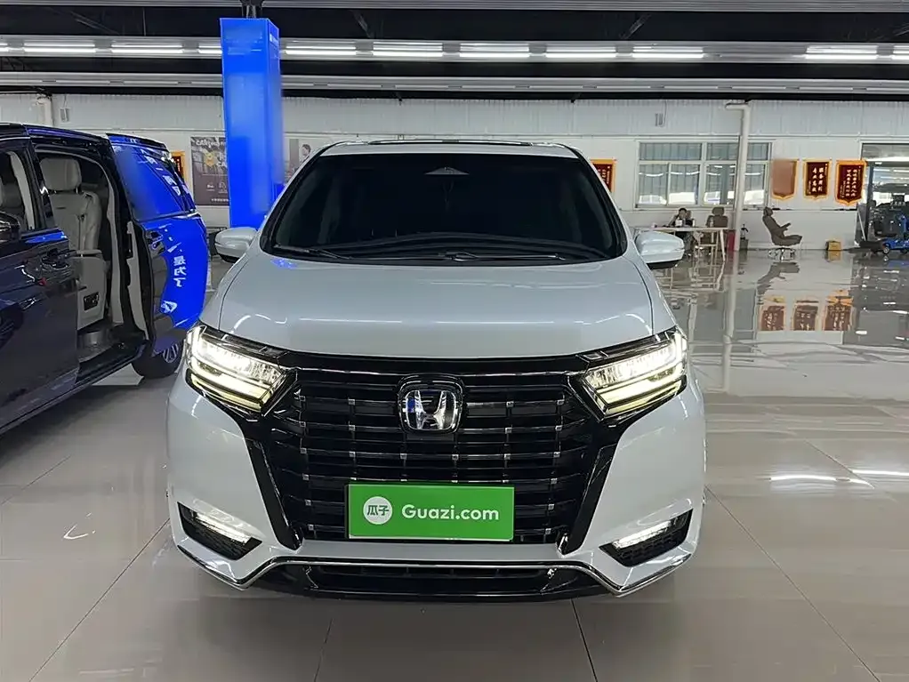 Honda Elysion 2024 из CN, фото 3