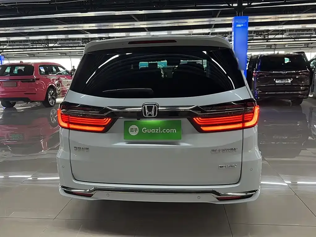 Honda Elysion 2024 из CN, фото 6