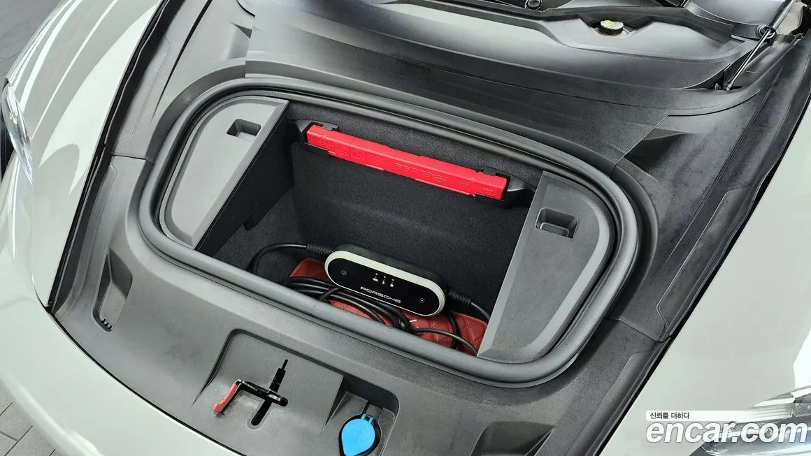 Porsche Taycan 2021 из KR, фото 6
