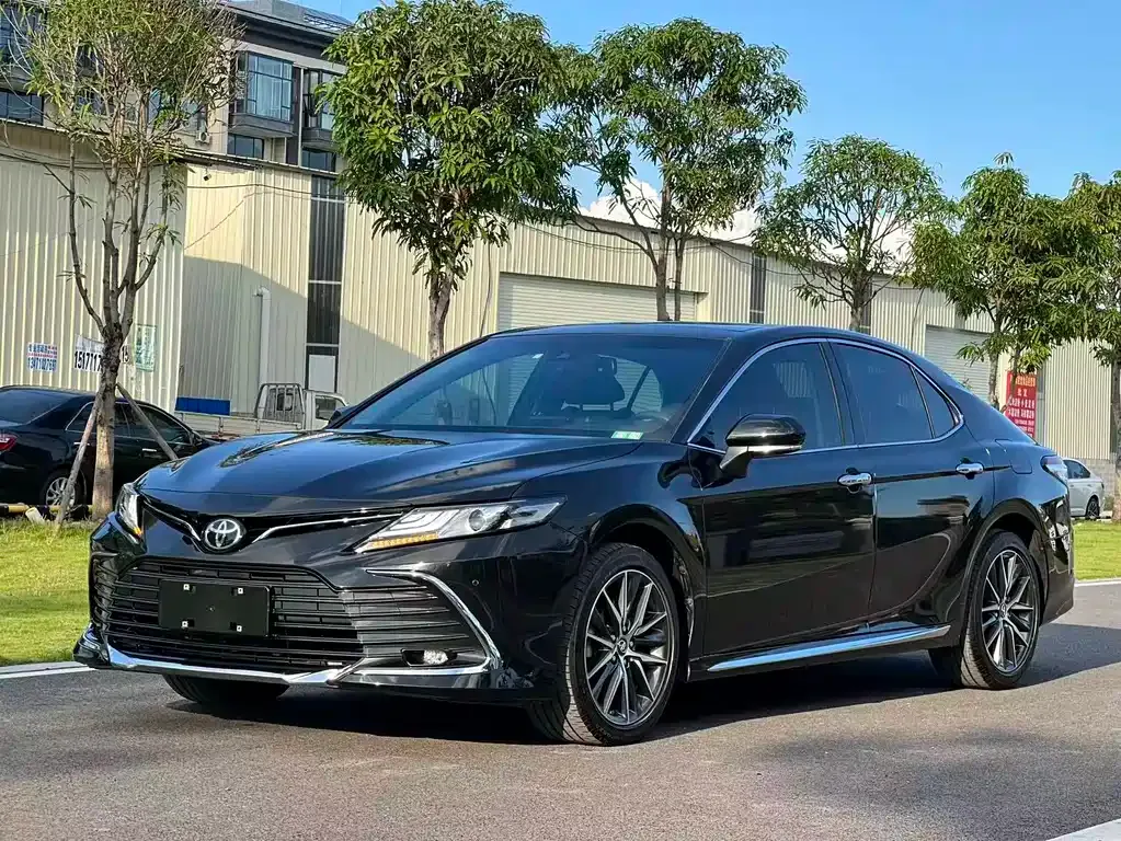 Toyota Camry 2023 из CN, фото 1