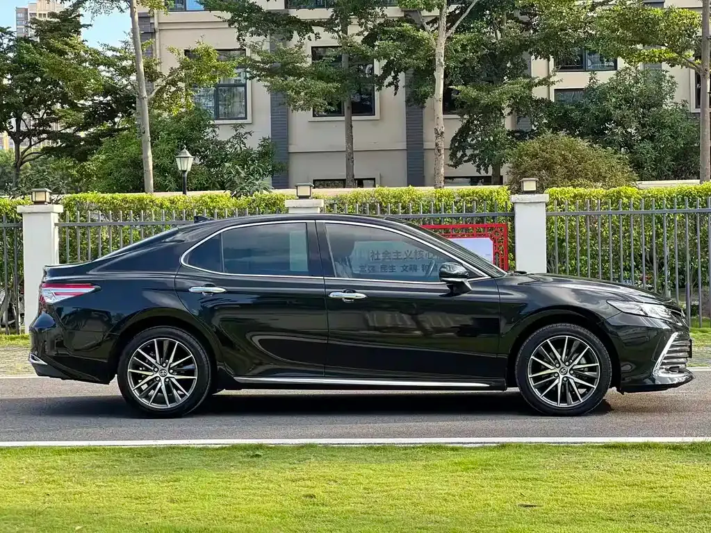 Toyota Camry 2023 из CN, фото 3