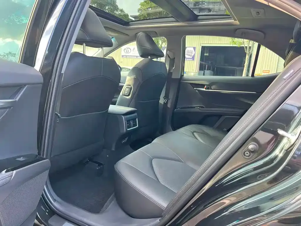 Toyota Camry 2023 из CN, фото 4