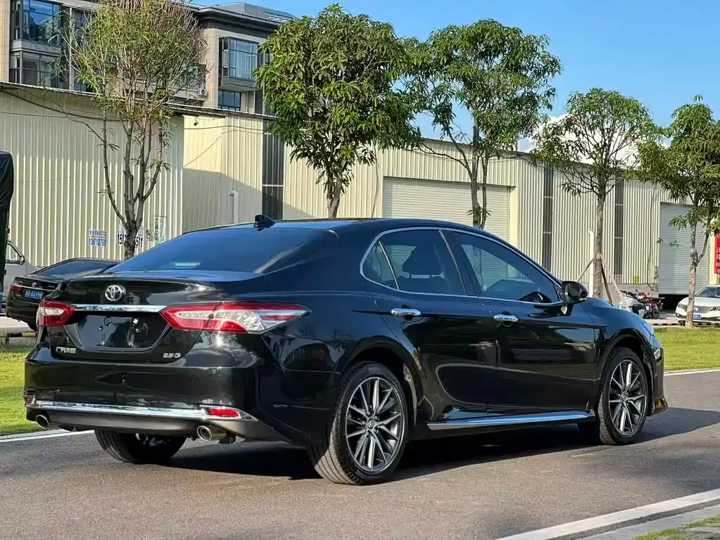 Toyota Camry 2023 из CN, фото 8