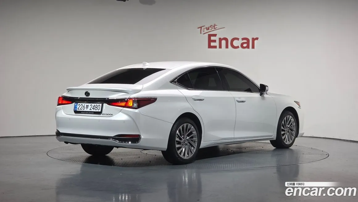 Lexus ES 2025 из KR, фото 2