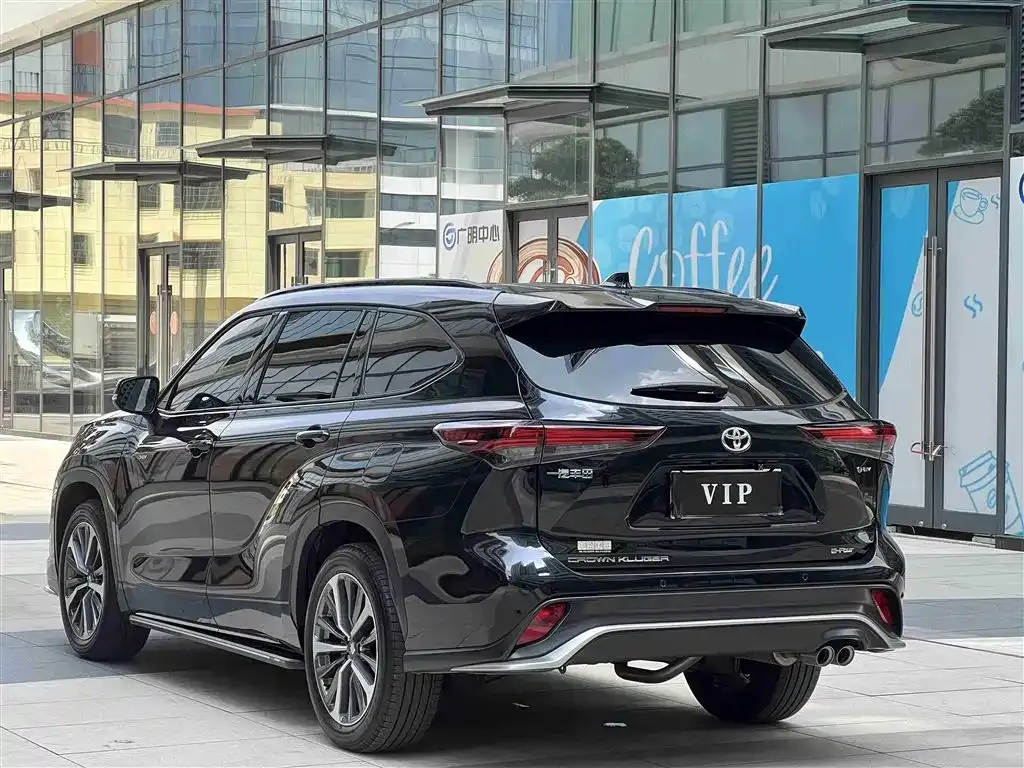 Toyota Crown Kluger 2025 из CN, фото 6