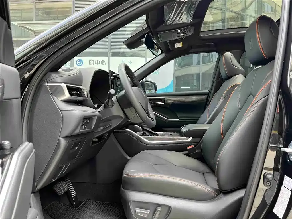 Toyota Crown Kluger 2025 из CN, фото 7