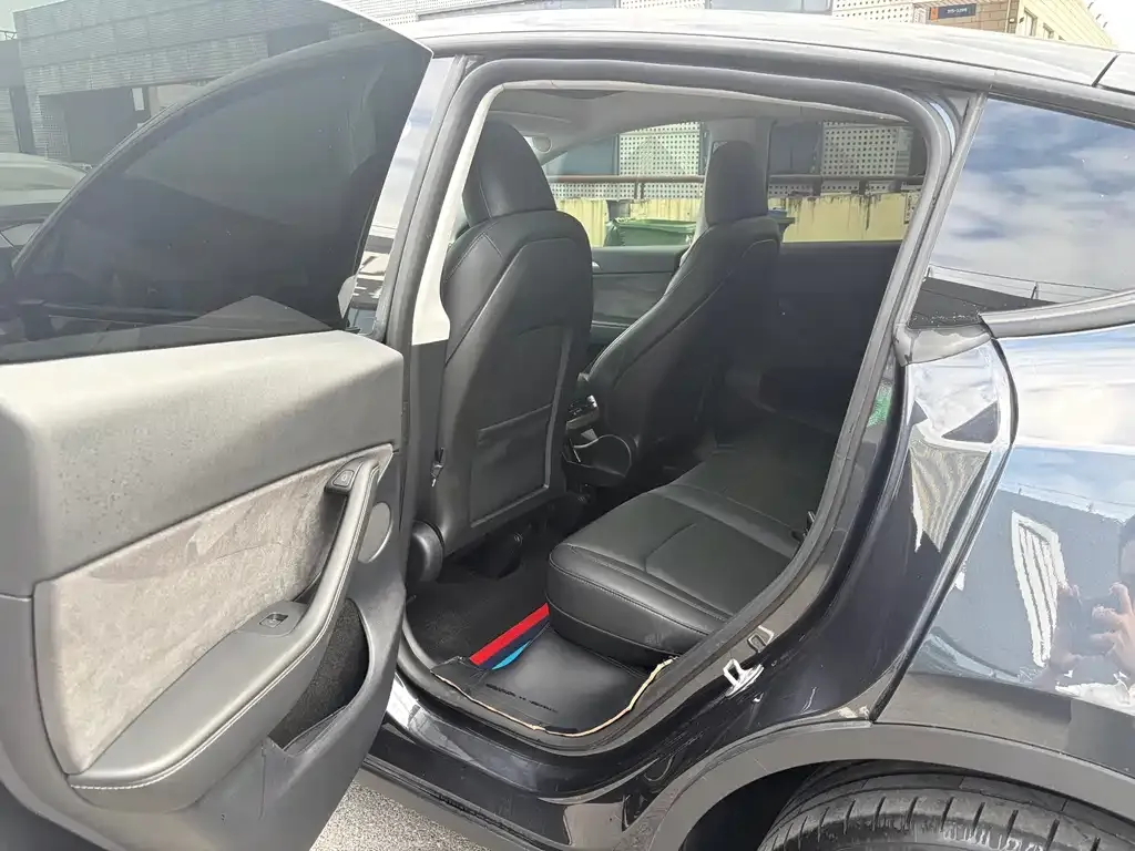 Tesla Model Y 2024 из CN, фото 7