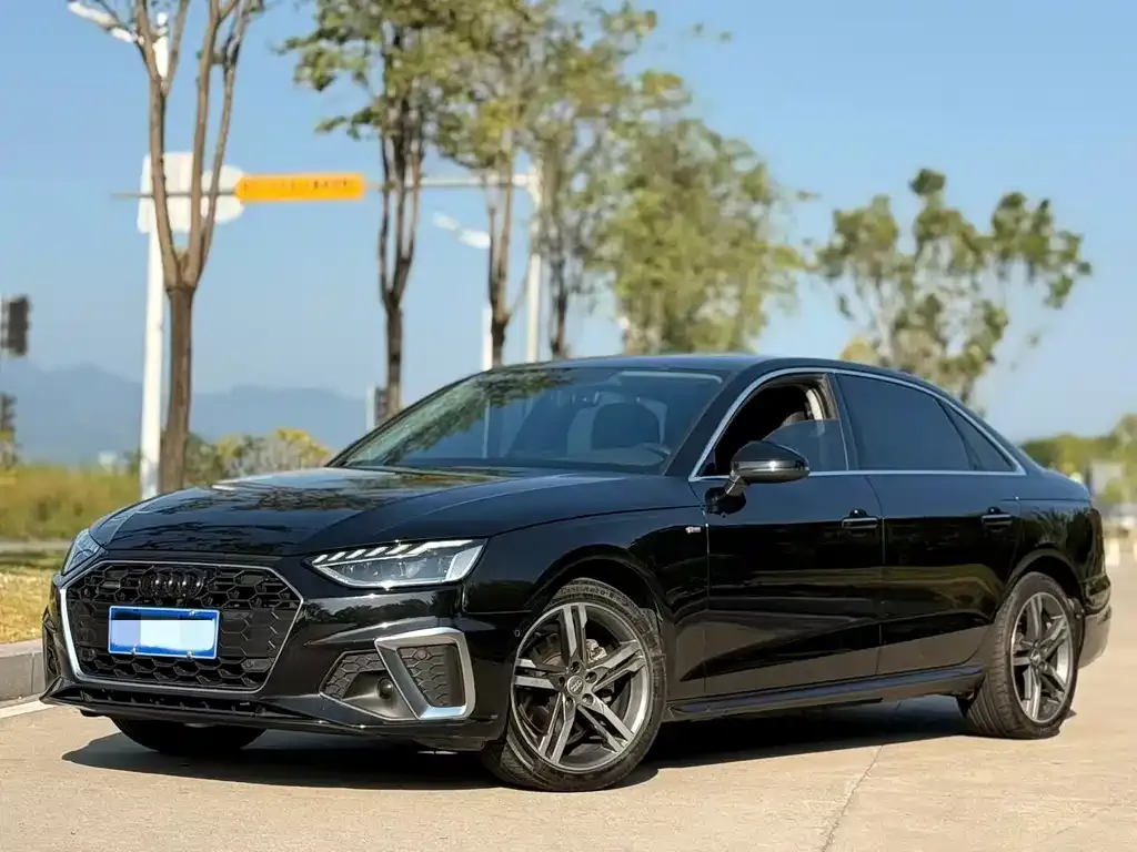 Audi A4L 2021 из CN, фото 1