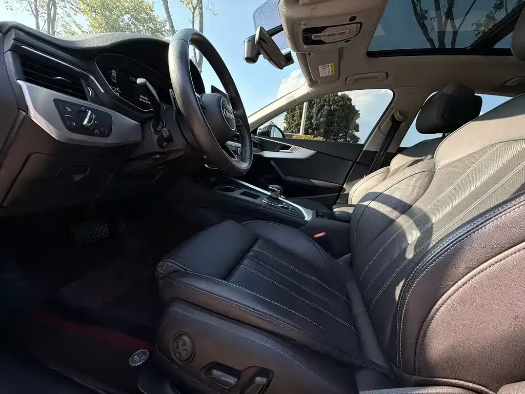 Audi A4L 2021 из CN, фото 3