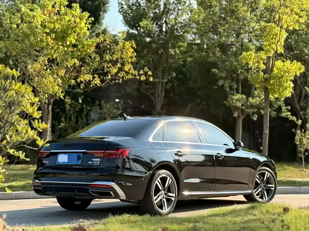 Audi A4L 2021 из CN, фото 8