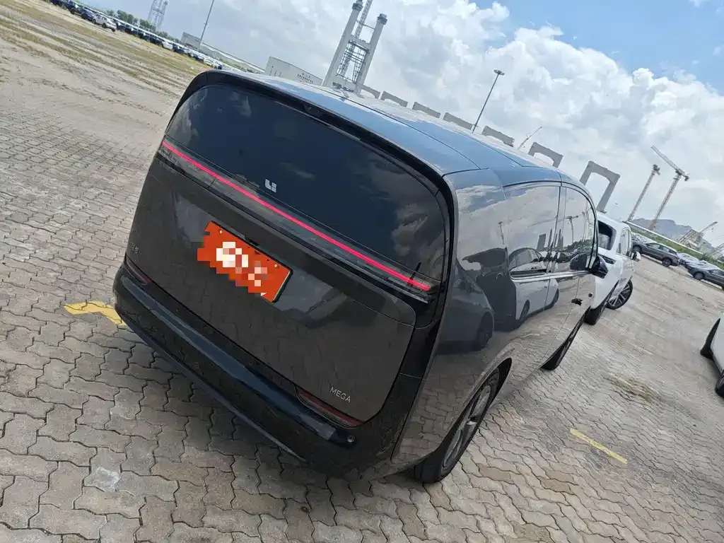 Li Auto MEGA 2024 из CN, фото 2