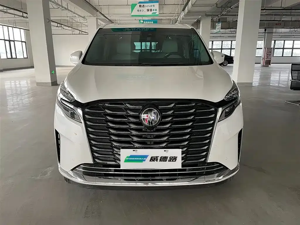 Buick GL8 2023 из CN, фото 2