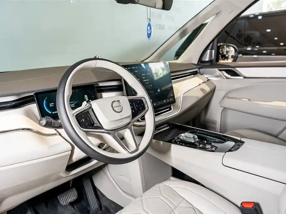Volvo EM90 2025 из CN, фото 6