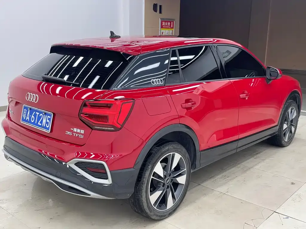 Audi Q2L — фото 4