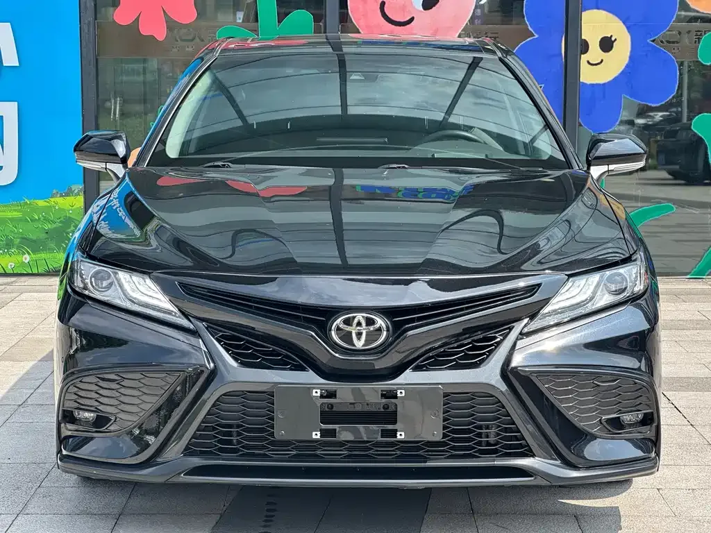 Toyota Camry 2021 из CN, фото 2