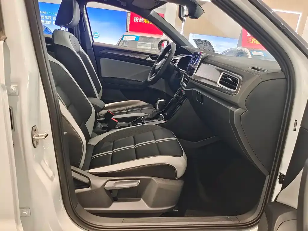 Volkswagen T-Roc 2025 из CN, фото 8