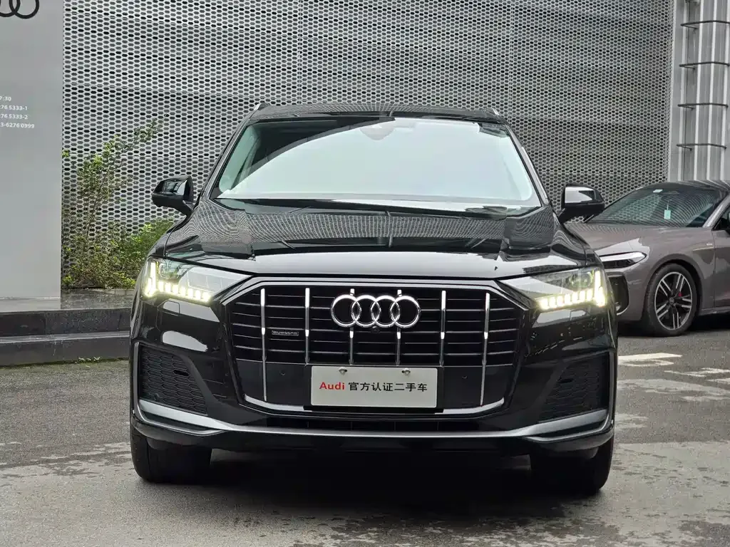 Audi Q7 2023 из CN, фото 2