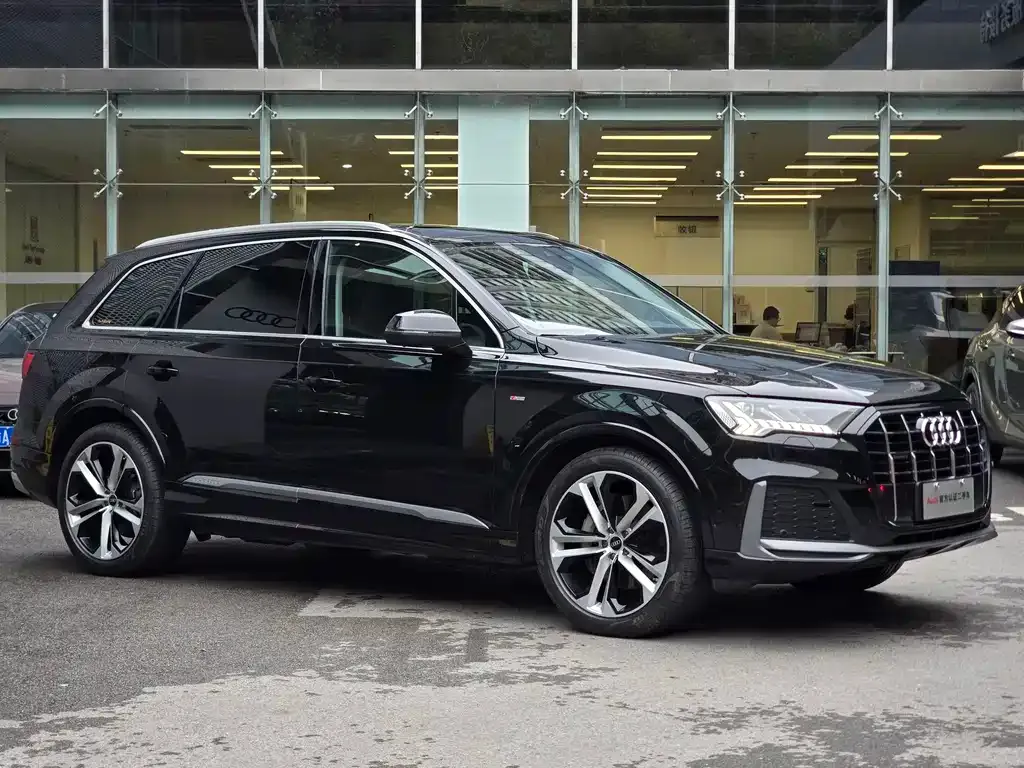 Audi Q7 2023 из CN, фото 3