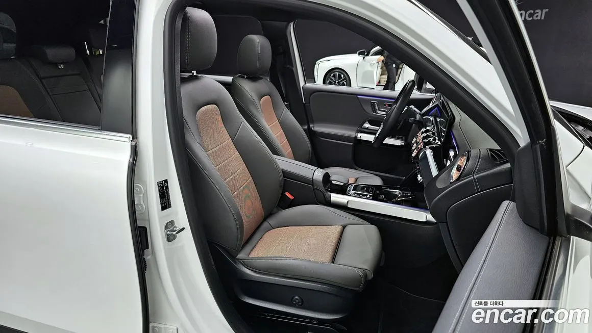 Mercedes-Benz EQB 2024 из KR, фото 10