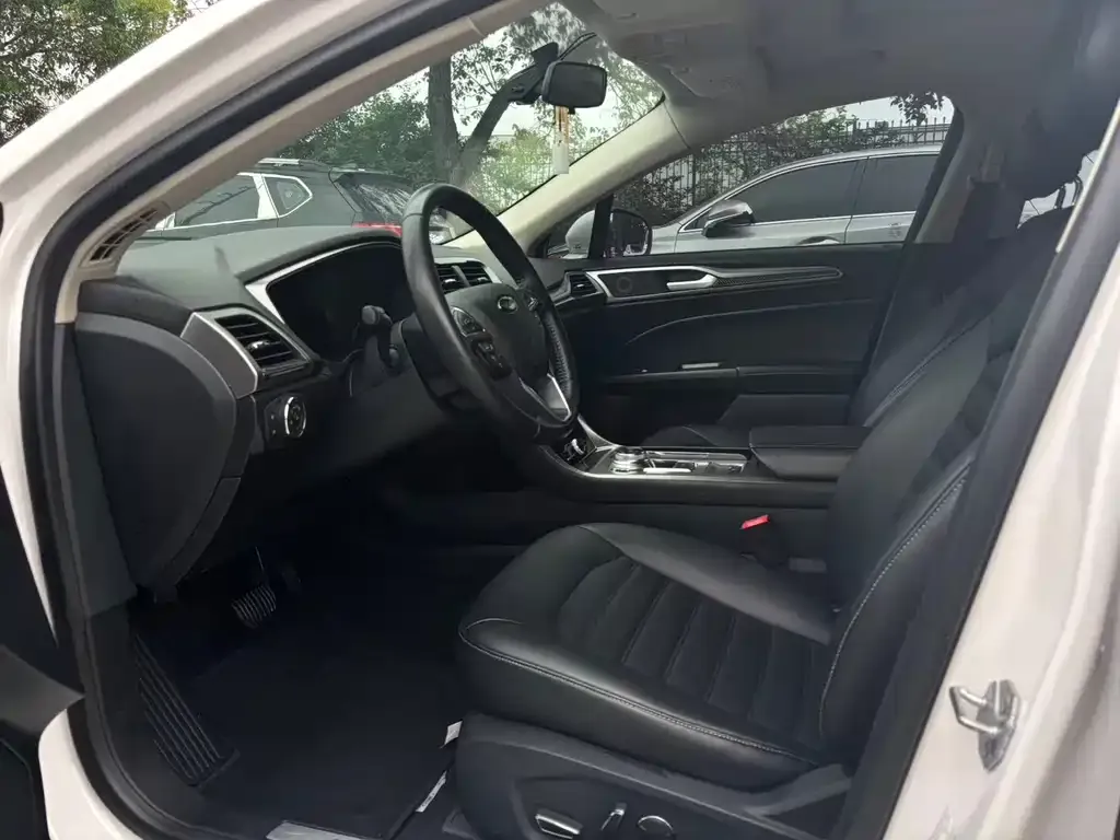 Ford Mondeo 2021 из CN, фото 4